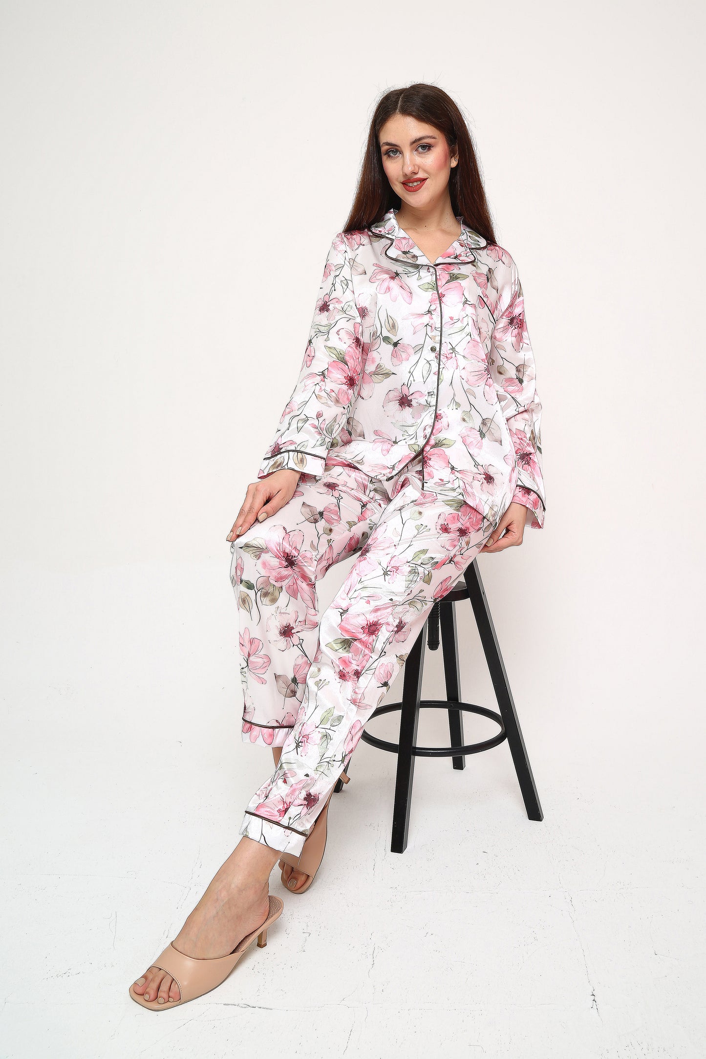 Silk Bloom – Saten Pijama Takımı