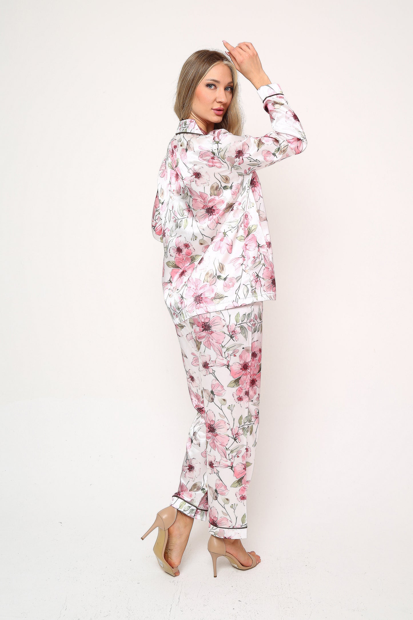 Silk Bloom – Saten Pijama Takımı