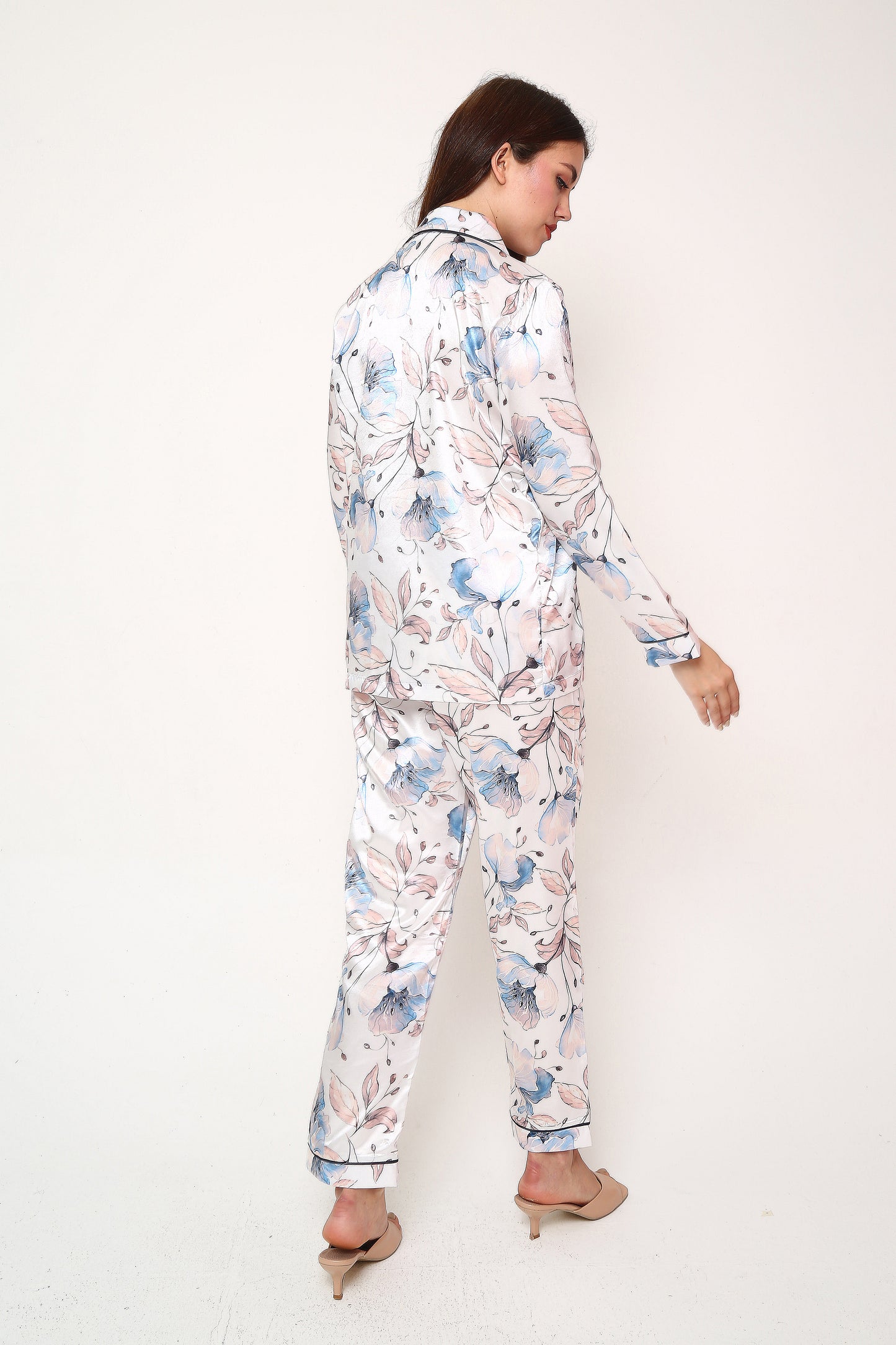 Silk Bloom – Saten Pijama Takımı