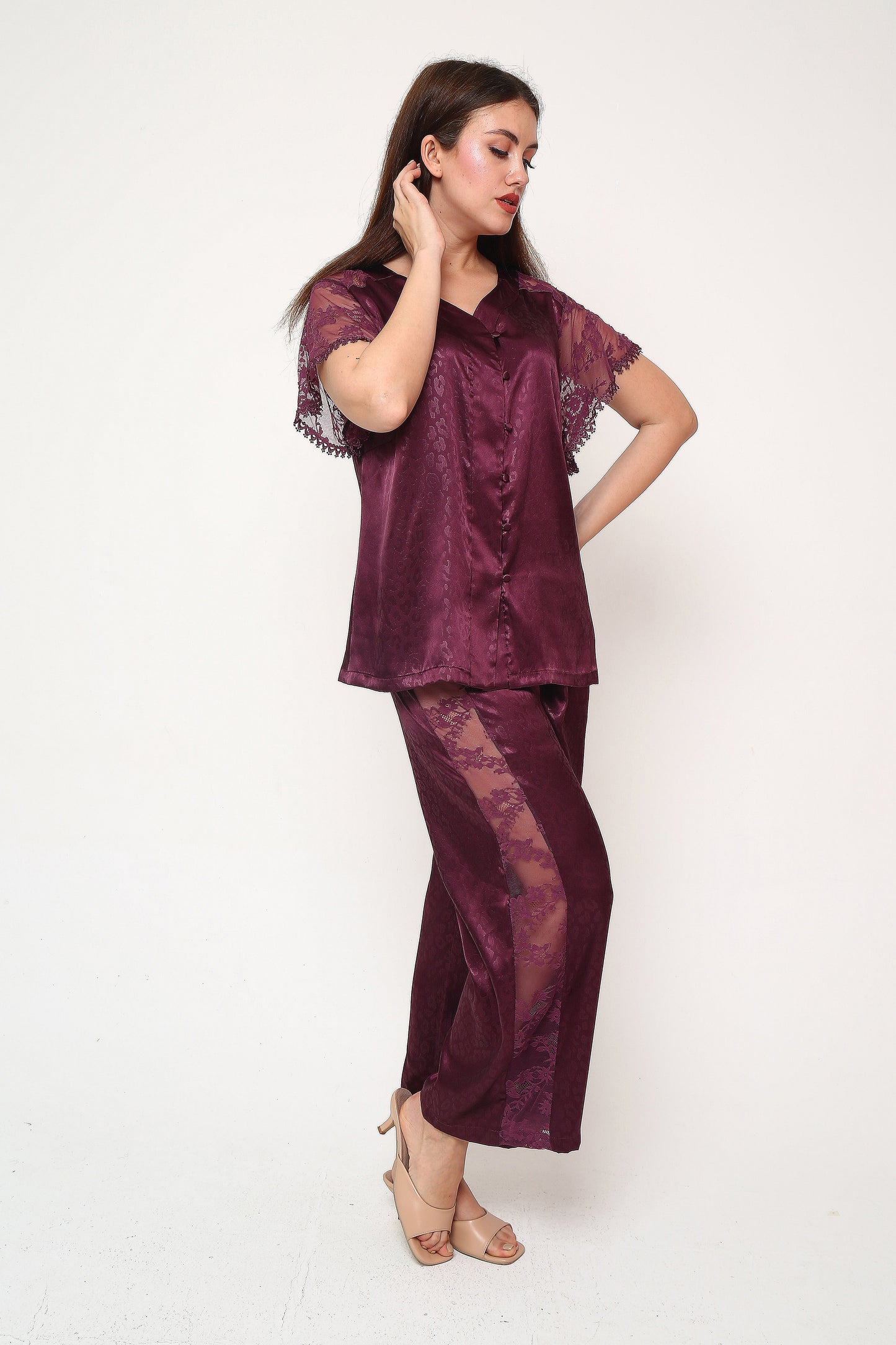 Elegant Touch – Saten Pijama Takımı