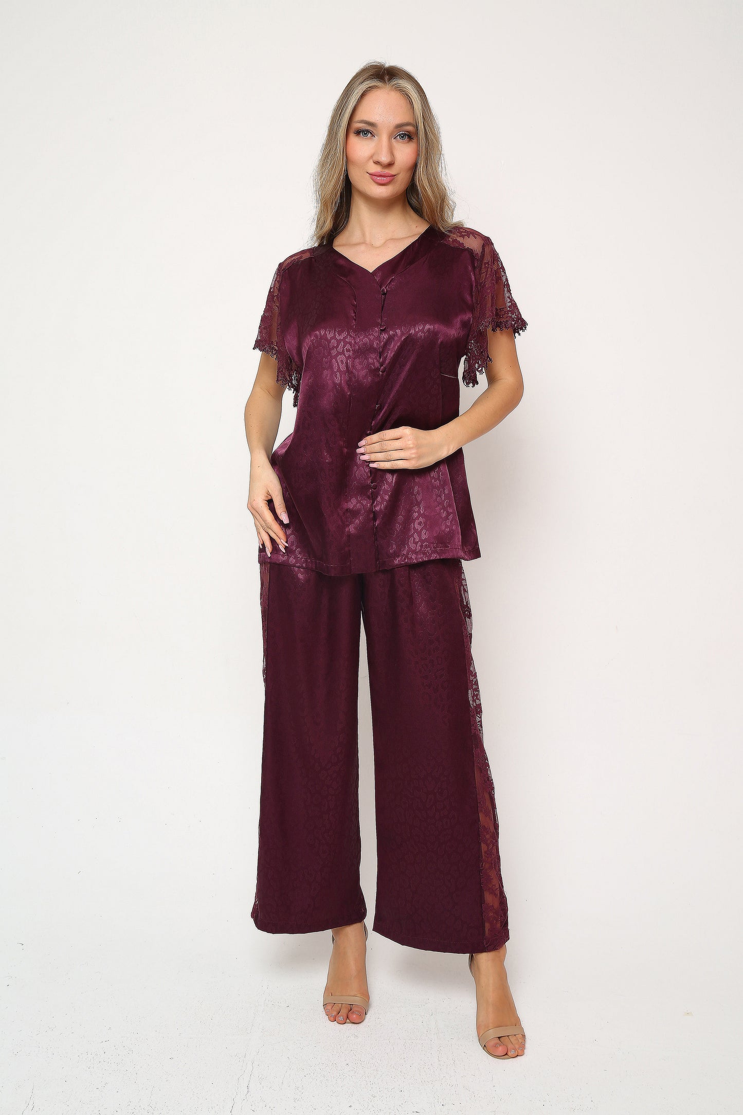 Elegant Touch – Saten Pijama Takımı