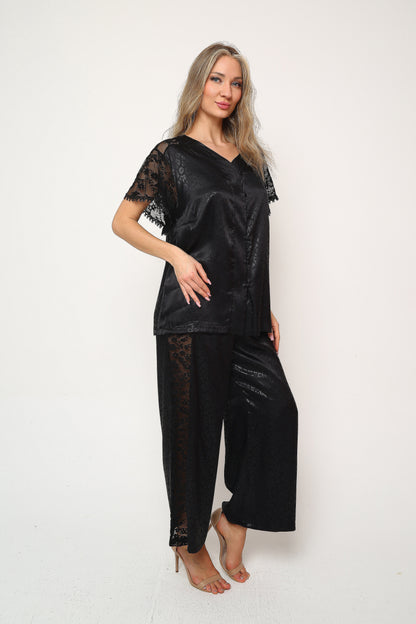 Elegant Touch – Saten Pijama Takımı