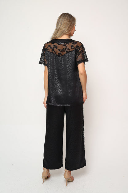 Elegant Touch – Saten Pijama Takımı