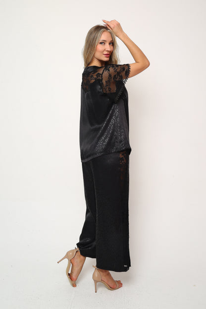 Elegant Touch – Saten Pijama Takımı